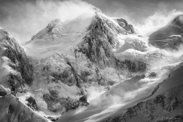 Le monde des glaces - tableau photo du Mont Maudit en noir et blanc