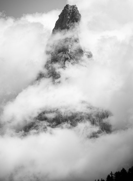 Photo montagne noir et blanc - Aiguille Verte en hiver