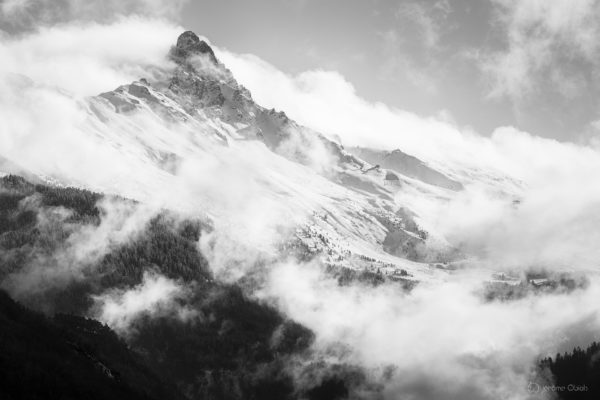 Dent de Burgin sous la neige en hiver