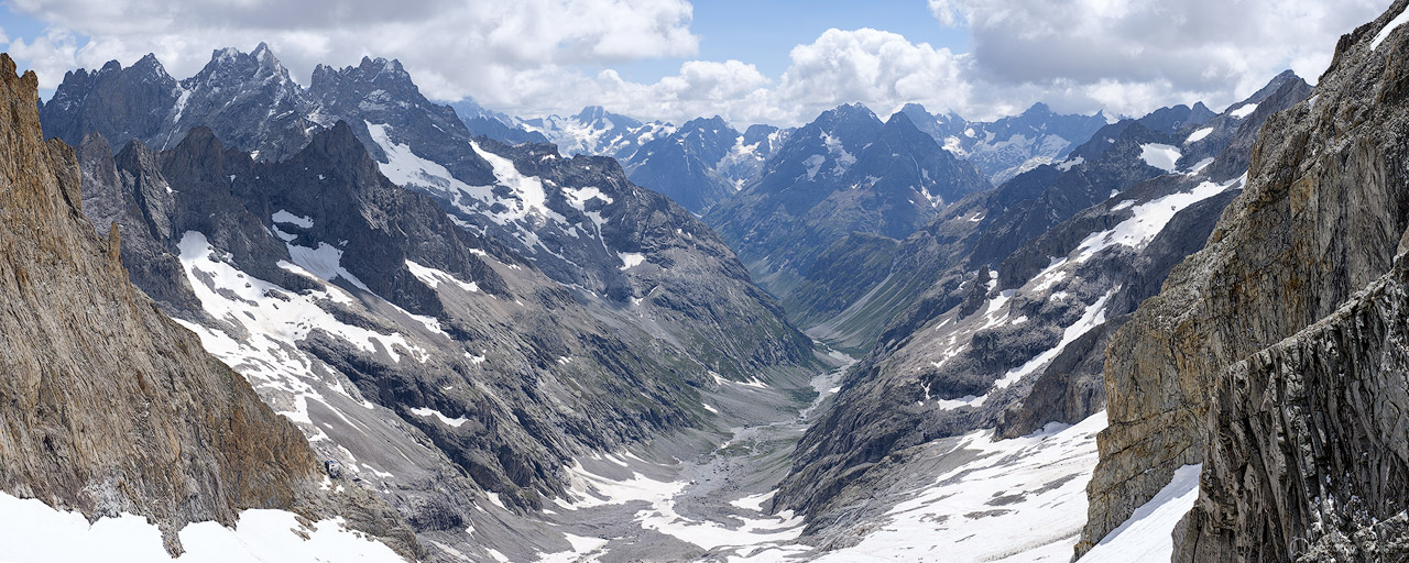 Vue Panoramique sur le Parc National des Ecrins depuis la Brèche de la Meije.