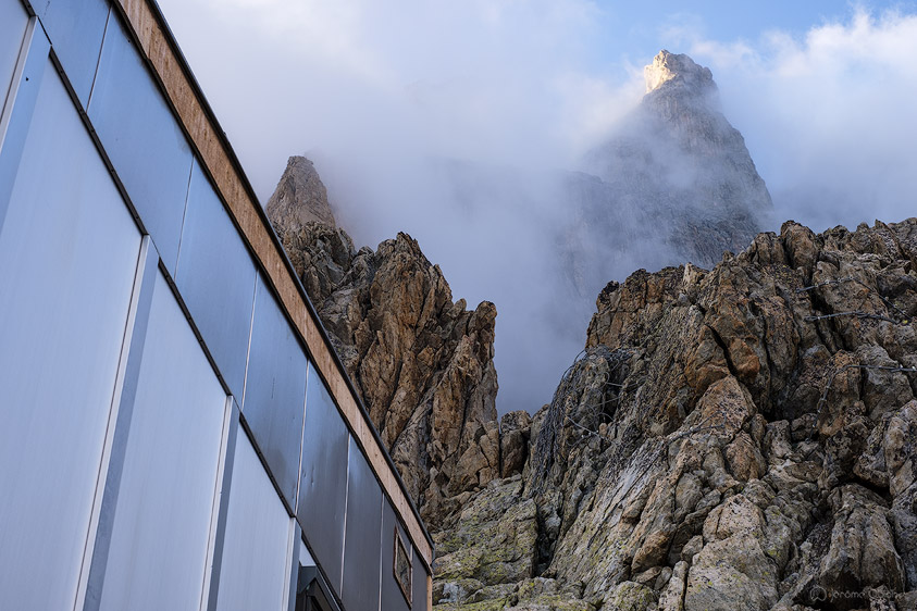 La Meije vue depuis le Refuge du Promontoire. 