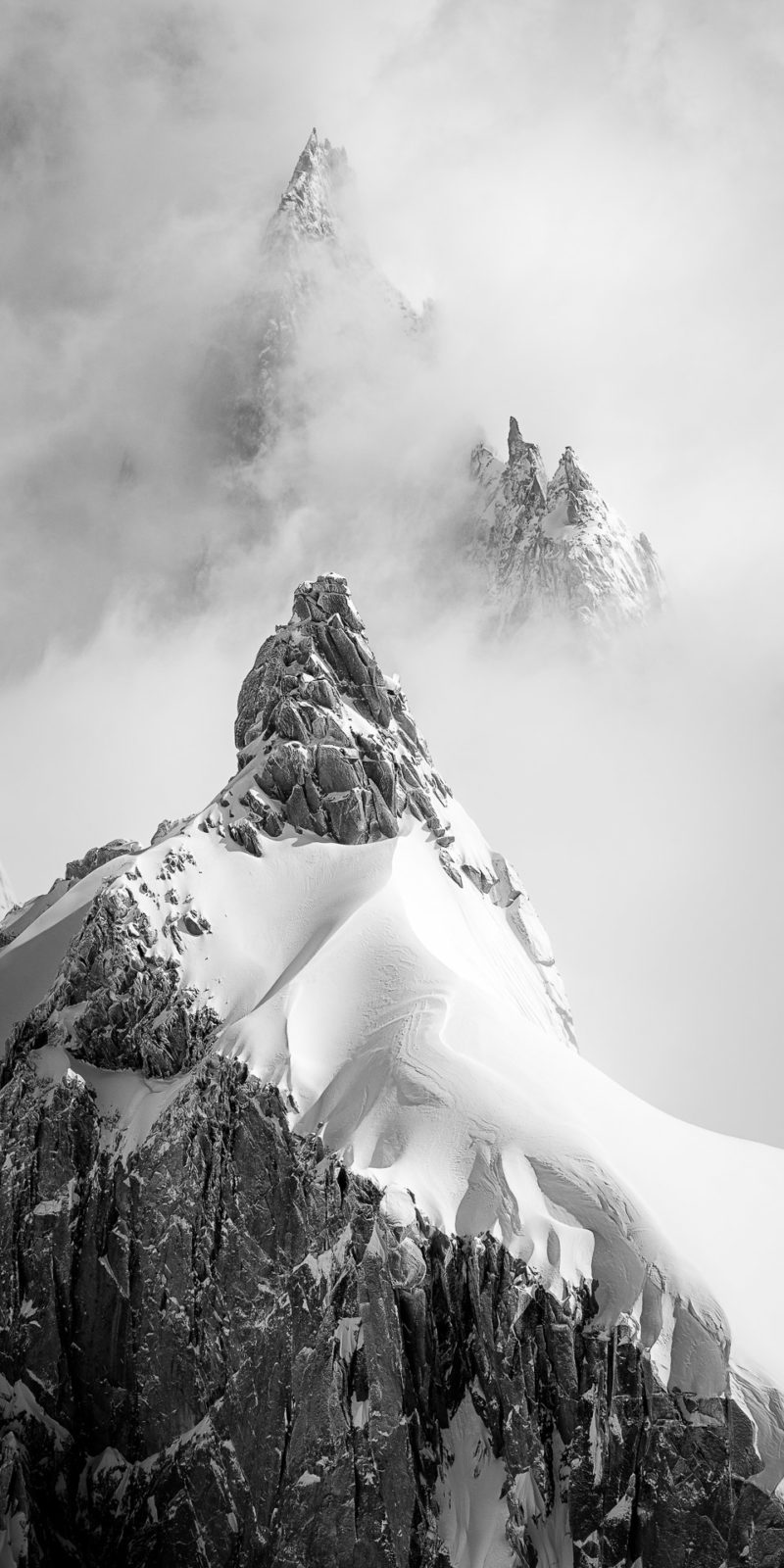 Photos d'art noir et blanc - Aiguille des Deux Aigles en noir et blanc - photographie alpine noir et blanc