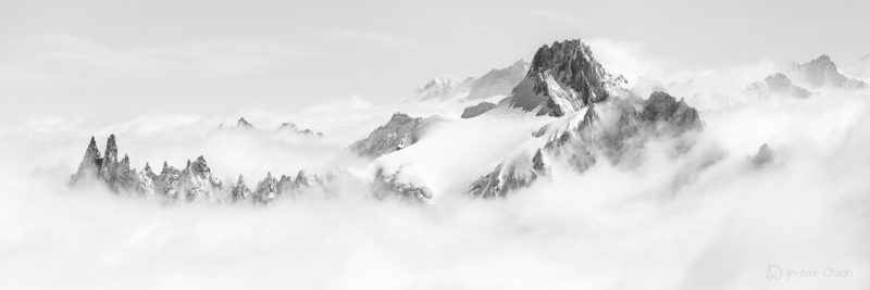 Photos d'art noir et blanc - Aiguille des Deux Aigles en noir et blanc - photographie alpine noir et blanc