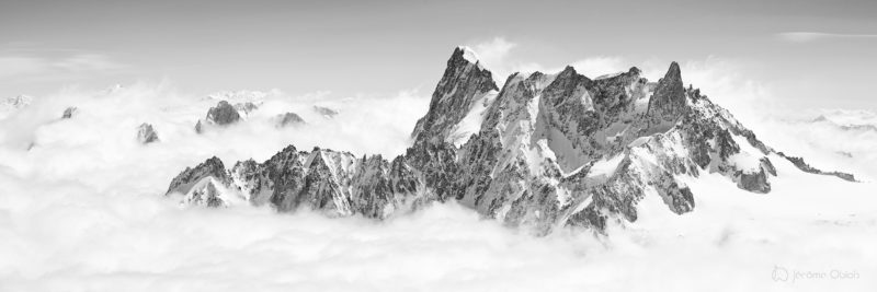 Photos d'art noir et blanc - Aiguille des Deux Aigles en noir et blanc - photographie alpine noir et blanc