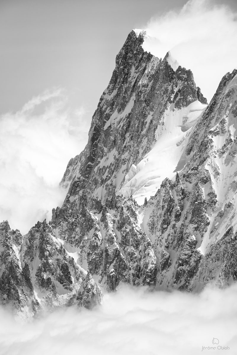 Photos d'art noir et blanc - Aiguille des Deux Aigles en noir et blanc - photographie alpine noir et blanc