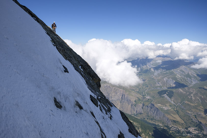 Sur le fil du rasoir de la Brèche Zsygmondy