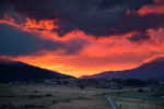 Ciel en feu au dessus de la vallee