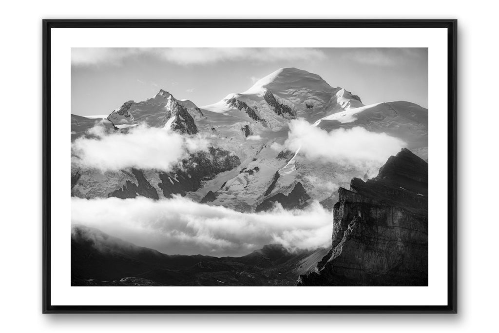 Tableau Photo du Mont-Blanc en noir et blanc tableau photo du Mont-Blanc en noir et blanc encadré