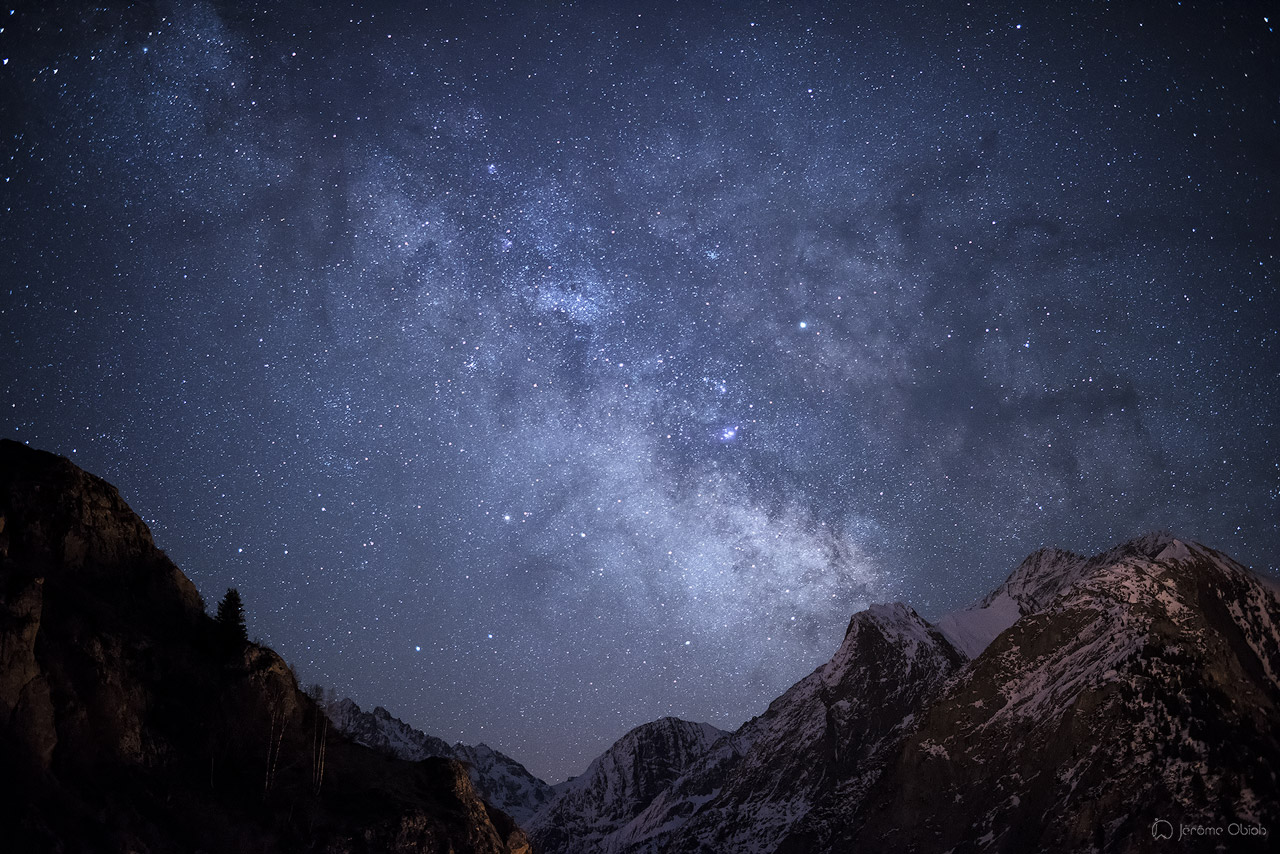 Voie lactée photographiée dans les Ecrins au printemps. Photos de nuit dans les Ecrins sous les etoiles. Massif des Ecrins.